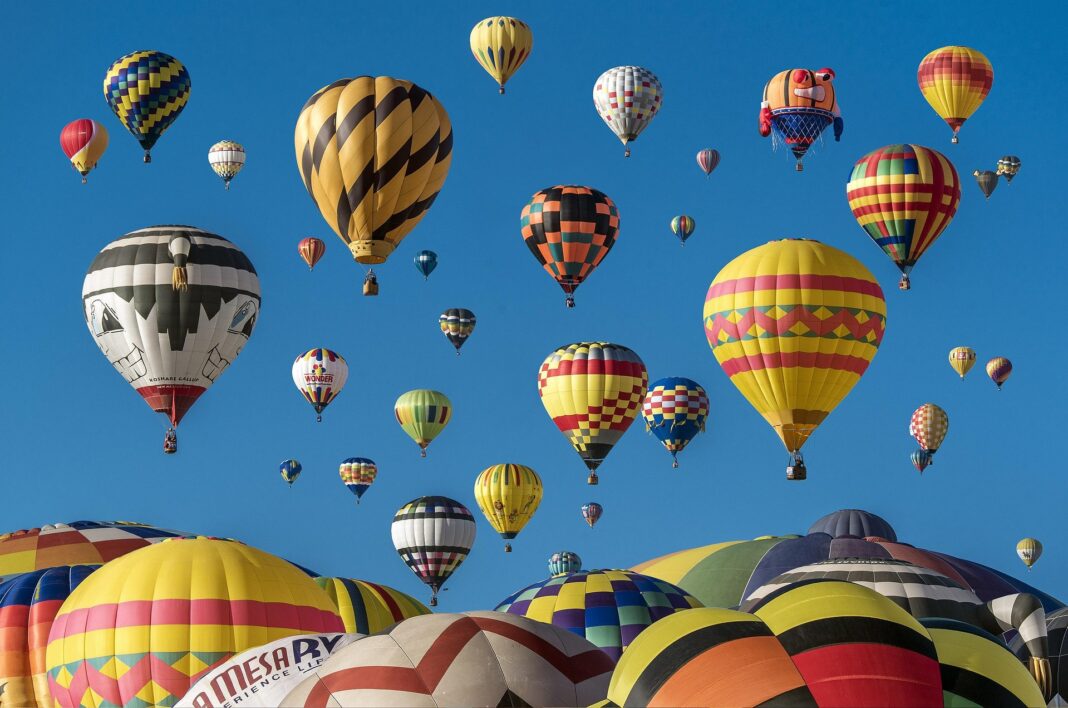 hot-air-balloons-1867279_1920